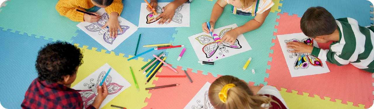 Dzieci w przedszkolu Montessori